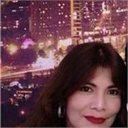 Se dan clases de danza arabe a todas las mujeres de diferentes edades